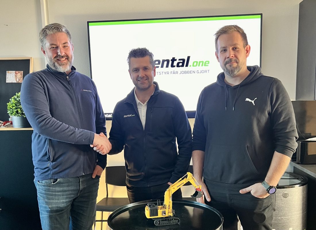 Fra venstre: Trond Sandanger (distriktssjef salg Hesselberg), Kjetil Friestad (daglig leder Rental.one) og Kenneth Folkvord (innkjøpssjef Rental.one). (Foto: rental.one)