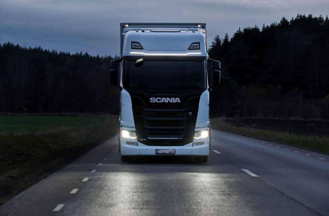 Det er tilsvarende denne Scania-lastebilen Stangeland har gått til innkjøp av. Bilene leveres våren 2024. (Foto: Scania)