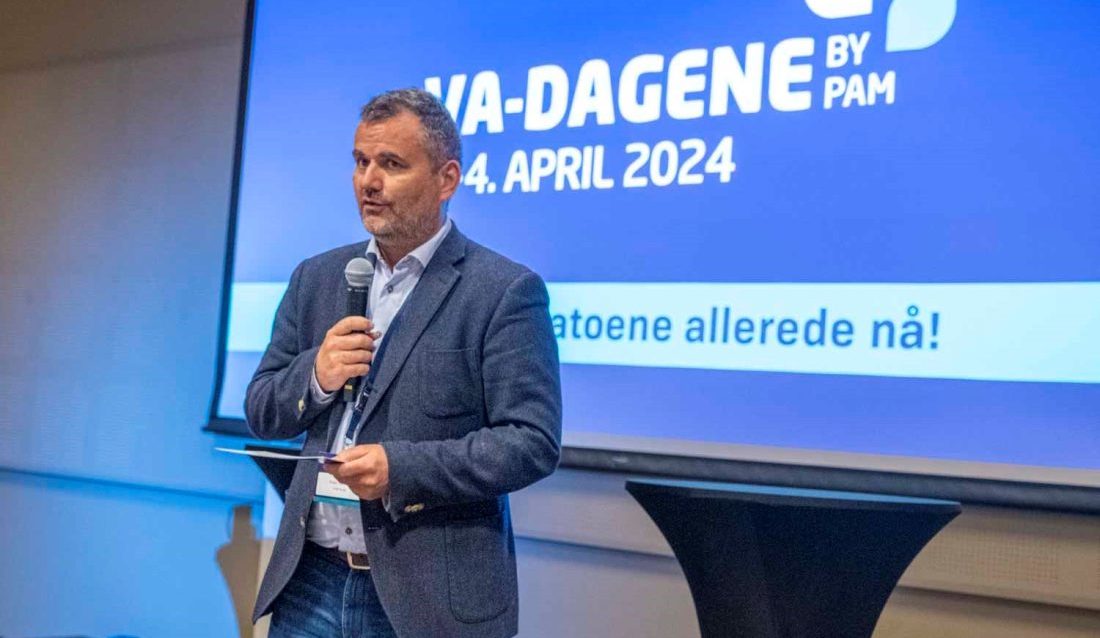 VELKOMMEN: – Utrolig hyggelig å møte så mange fag- og bransjefolk på denne viktige tiden av året, sier salgsdirektør Roger Sønsteby i PAM Norge AS. (Foto: PAM Norge AS)