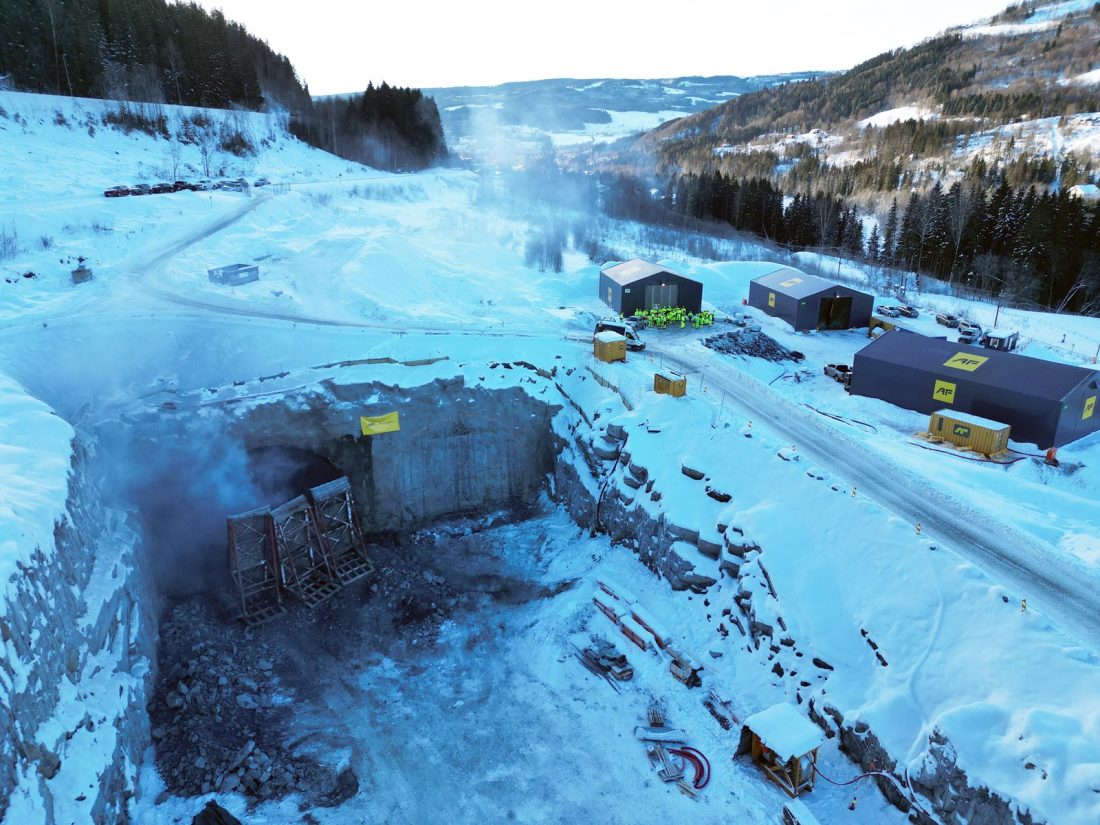 Første salve for Fåbergtunnelen. (Foto: Nye Veier)
