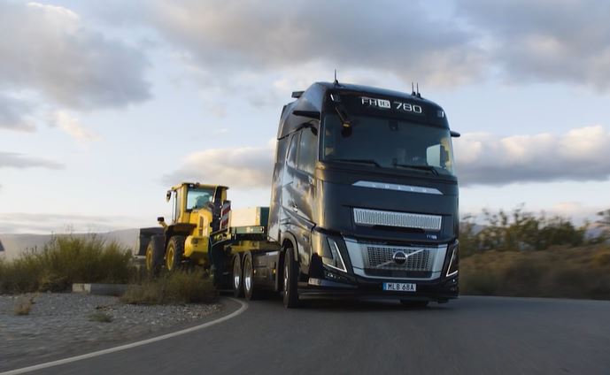 Volvo Trucks introduserer en ny 17-liters motor i sin FH16-lastebil. Med inntil 780 hk og 3800 Nm er det den kraftigste Volvo-motoren. (Foto: Volvo Trucks)