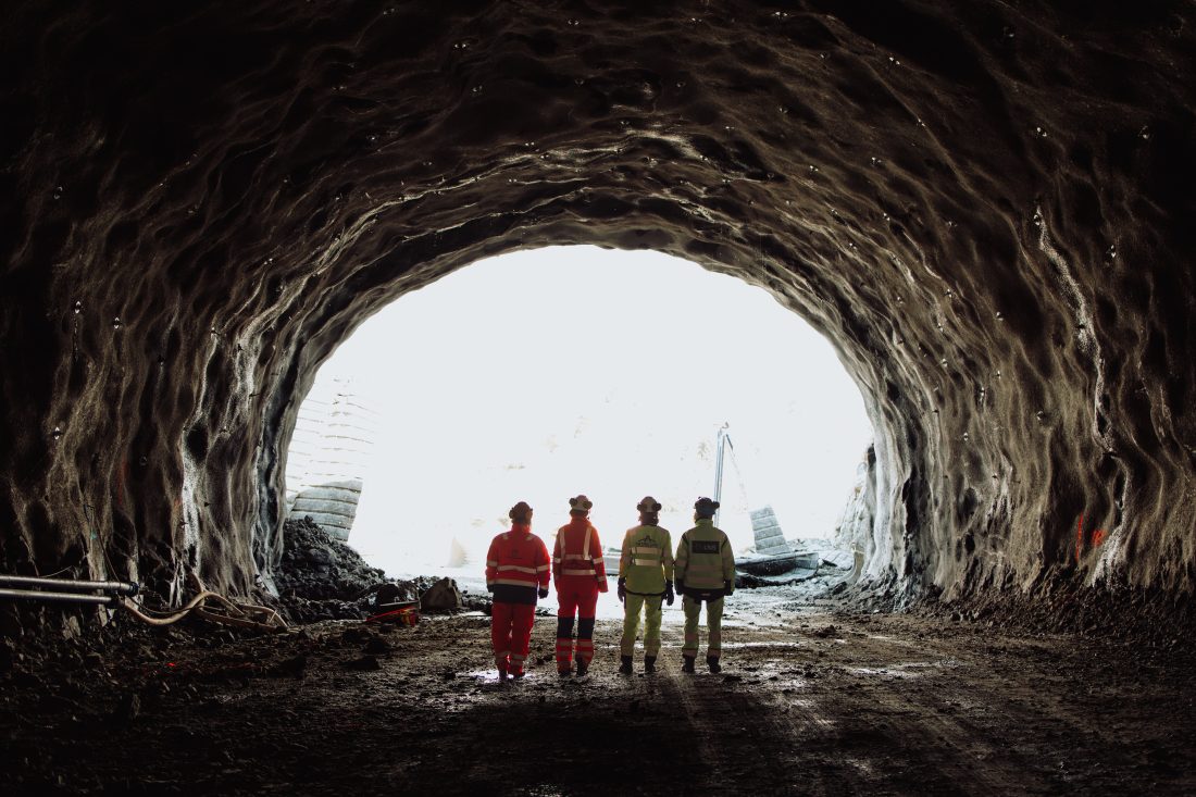 Tunnelåpningen mot øst i det søndre løpet av Kolltveittunnelen, mot Bildøy. (Foto: Statens vegvesen)