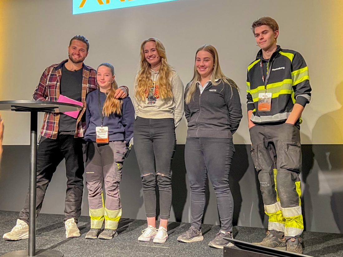 Fra venstre: Mads Clemmetsen, Sarah Michelle Hoggart, Amanda Korsgaard, Liv Anne Reinsviki og Simen Sandviken. (Foto: Njål Hagen)