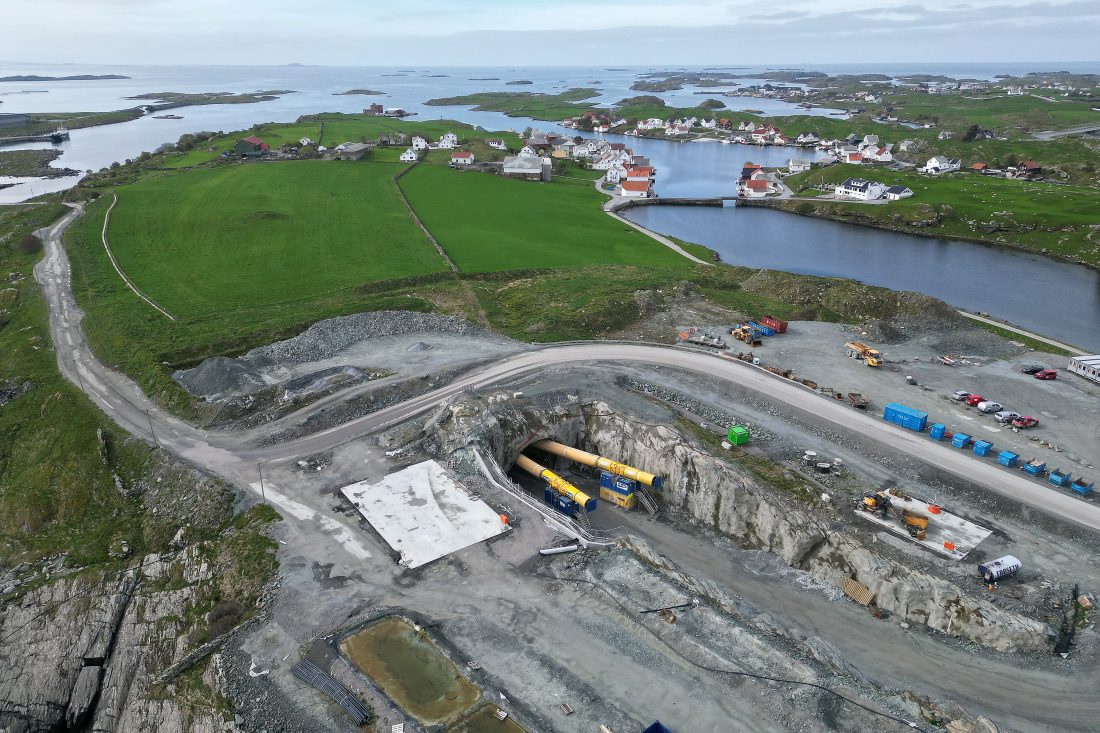 Tunnelinnslaget og anlegget på Kvitsøy. (Foto: Statens vegvesen)