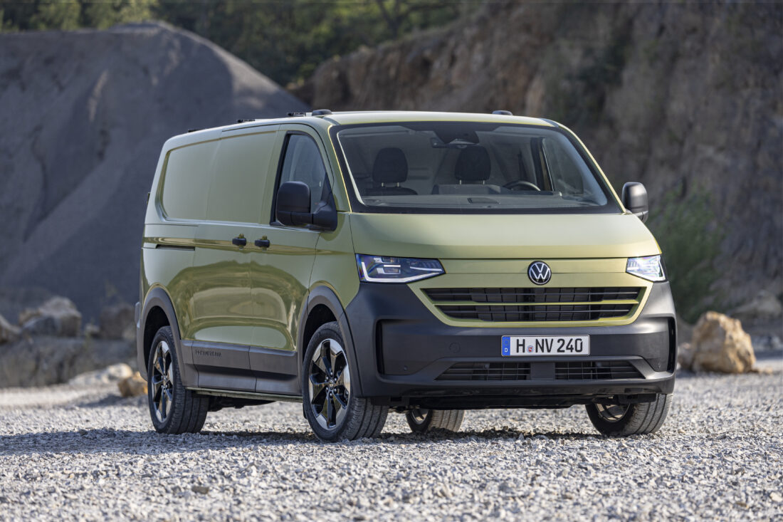 Det er åpnet for bestilling av nye Transporter og de første modellene kommer til Norge i februar neste år. (Foto: Volkswagen)