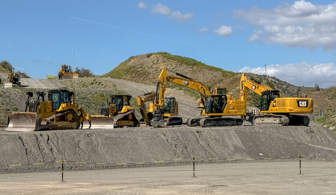 Under pressearrangementet ved Caterpillars demosenter i Malaga slapp maskinprodusenten et stort antall maskinnyheter. Totalt har Caterpillar lansert 175 nye modeller siden 2019. (Foto: Njål Hagen)