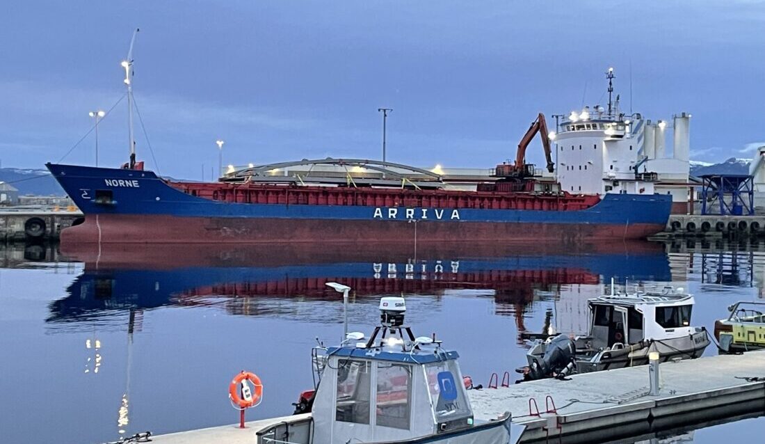 Brodelene til Hangarbrua er vel i havn i Trondheim. (Foto: Torstein Ryeng/Statens vegvesen)
