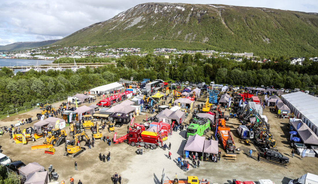 Fredag 13. juni er det igjen klart for Nordnorsk bygg- og anleggsmesse (NNBA) på Mandela-sletta i Tromsø. Bildet er fra 2022-messen. (Foto: Runar F. Daler)