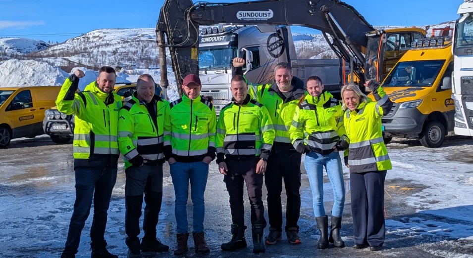 Administrasjonen i Kirkenes står klar til å gyve løs på nye prosjekter i hele Nord-Norge. Flere i prosjektadministrasjonen er på anlegg eller hjemme og klar for sin turnus. (Foto: Sundquist AS)