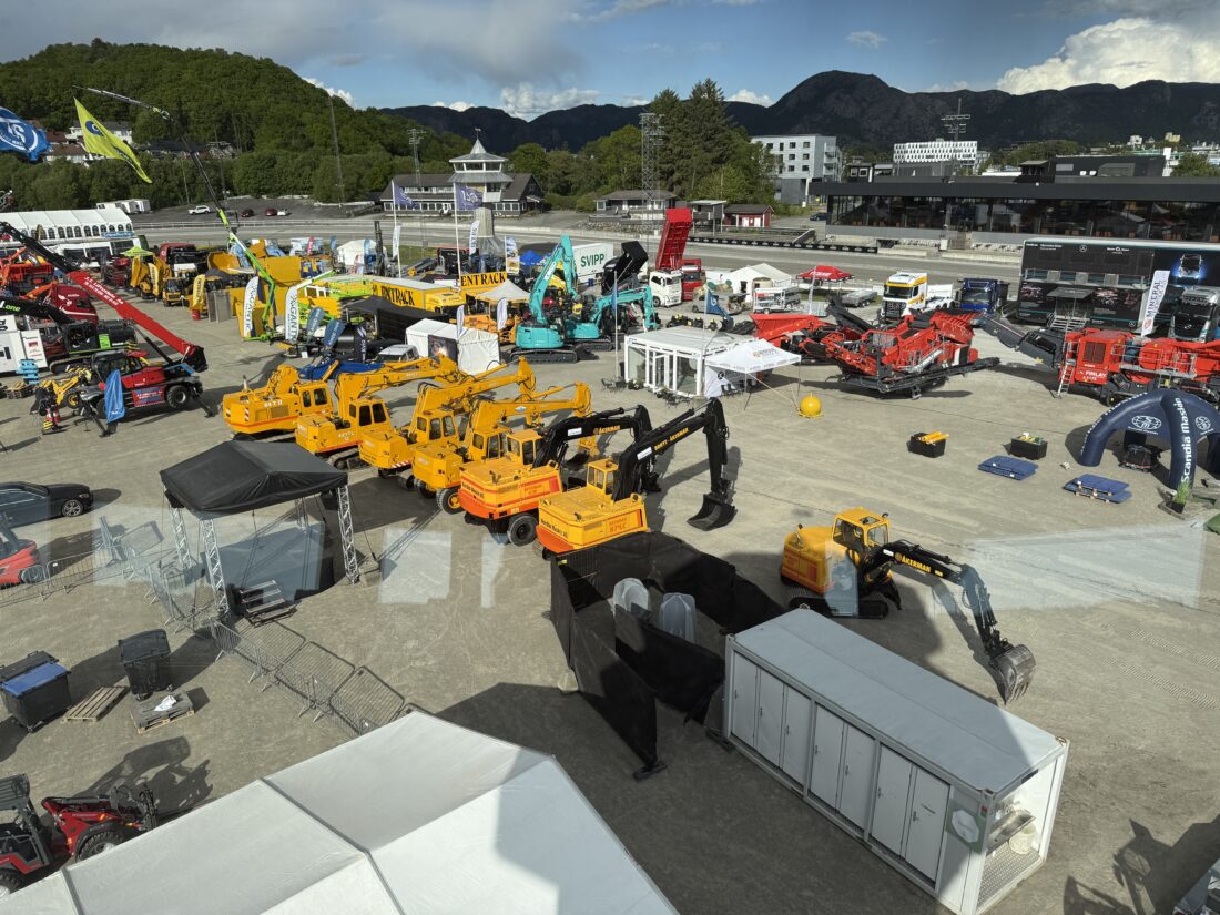 Fredag 23. mai kl. 10 åpner portene til MEFA 2025 på Forus travbane, og anleggsbransjen inviteres til anleggstreff i tre dager til ende. (Foto: Njål Hagen)