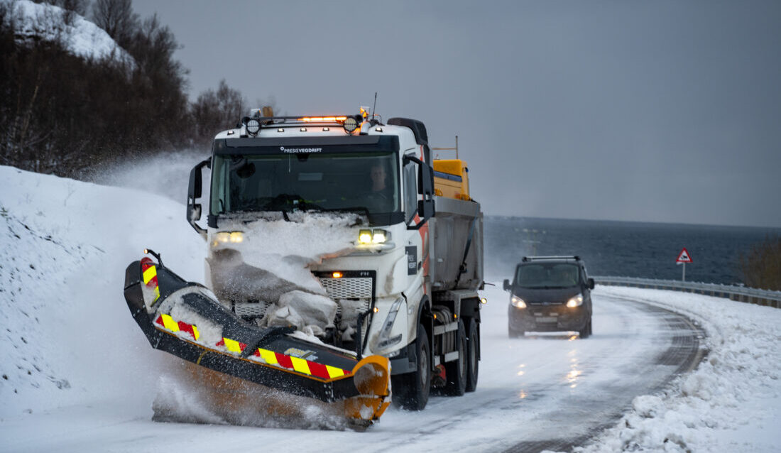 Brøyting er en viktig del av den nye driftskontrakten i Salten. (Foto: Bård Asle Nordbø/Statens vegvesen)