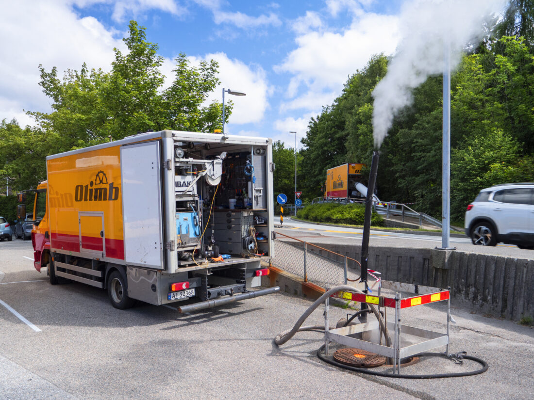 Gravefri ledningsfornyelse stanser ikke trafikken. (Foto: Olimb Rørfornying)